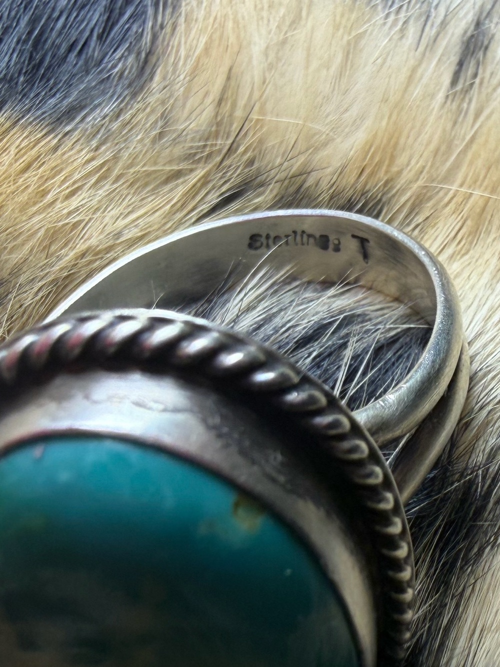 Native Turquoise Stone Silver Rope Ring - Picture 5 of 5